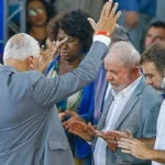 Cenário muda: Flávio Bolsonaro perde fôlego entre evangélicos