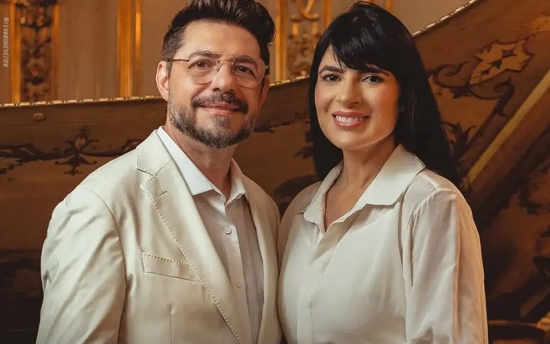 Fernanda Brum e Novo Som apresentam show especial para o Dia dos Namorados