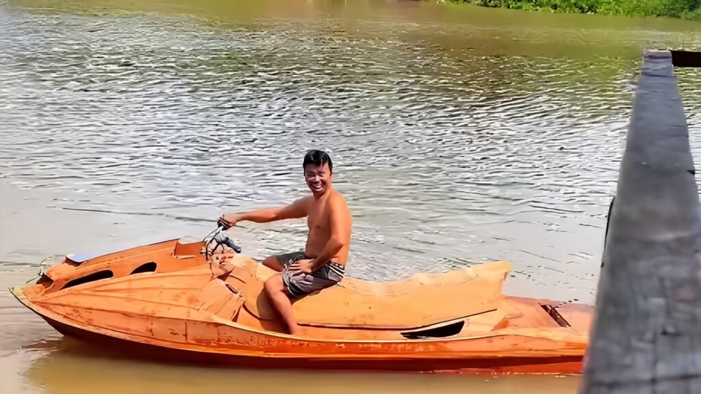 Carpinteiro do Pará cria ‘jet ski’ de madeira, unindo tradição amazônica e design moderno