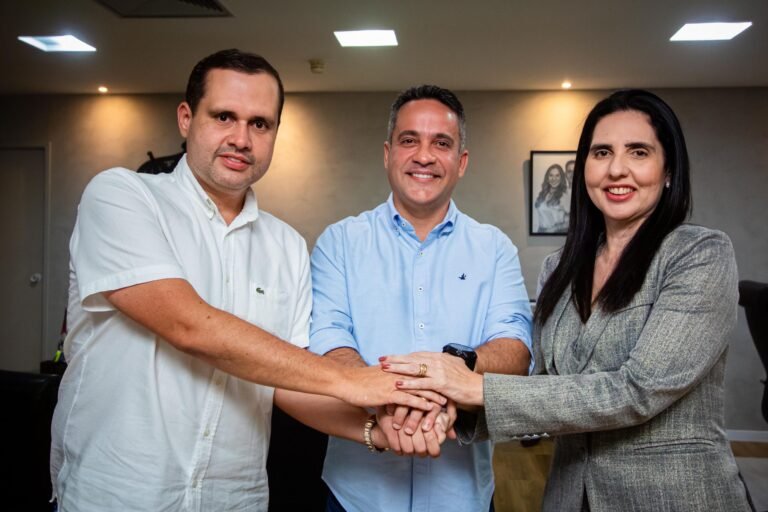 Paulo Dantas anuncia pacote de investimentos para Campo Alegre durante reunião com prefeita e deputado