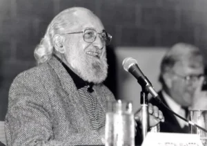 Filósofo defende legado de Paulo Freire como resposta ao avanço das fake news