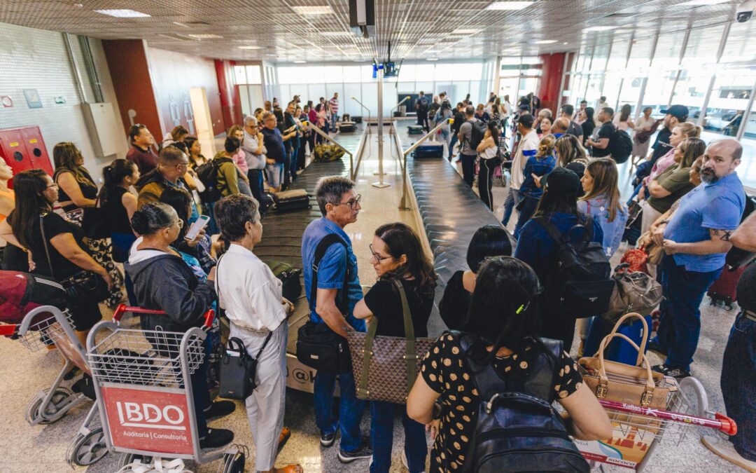 Alagoas mais que dobra chegada de turistas estrangeiros e registra alta de 105% em 2026