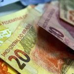 Governo de Alagoas antecipa salários e injeta R$ 611,6 milhões na economia do estado