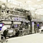 China inicia produção de máquinas para fabricar chips e desafia domínio da ASML
