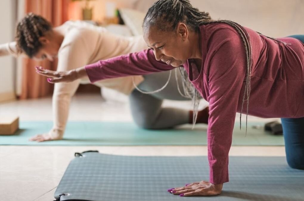 Pilates às 5h da manhã ajuda a criar rotina saudável e melhora disposição para o dia