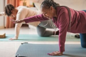 Pilates às 5h da manhã ajuda a criar rotina saudável e melhora disposição para o dia