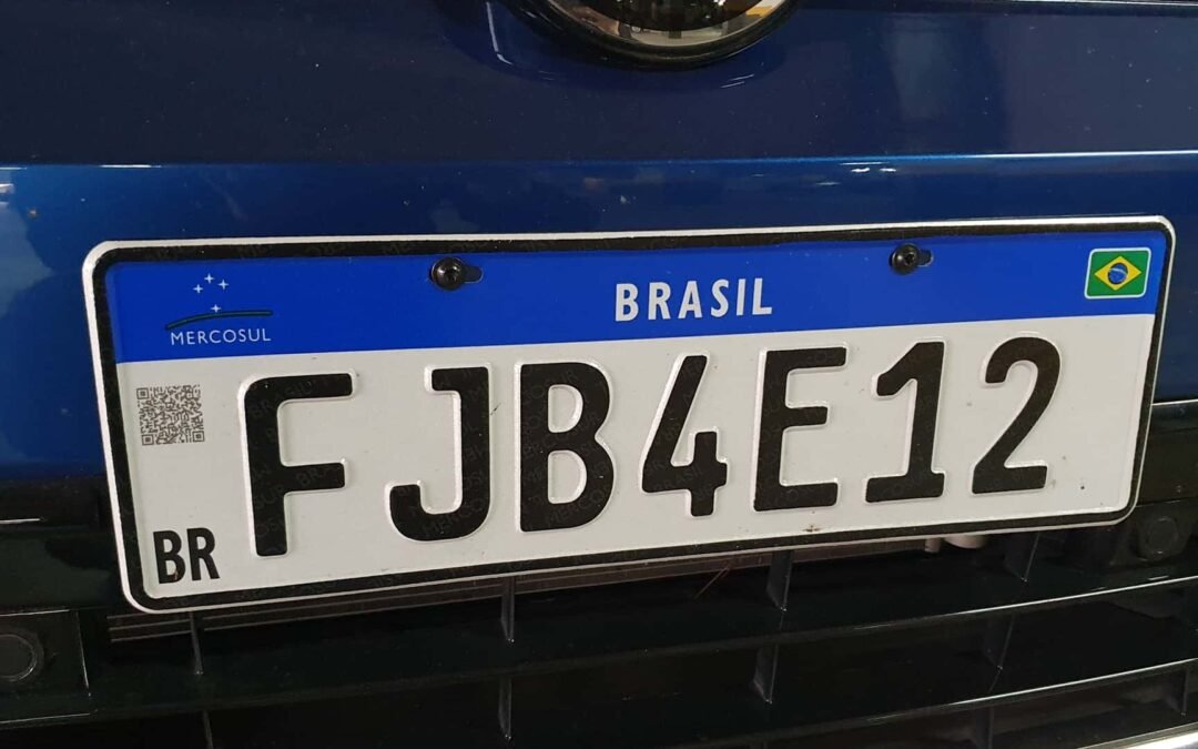 Detran Alagoas muda regras para recolocação da placa Mercosul; serviço passa a ser gratuito