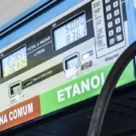 Governo eleva para 32% mistura de etanol na gasolina por seis meses