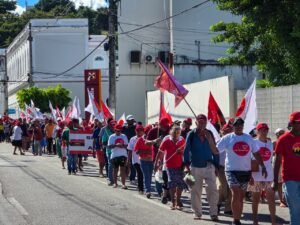 Sem Terra marcham contra despejos em Maceió