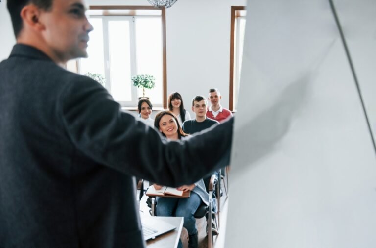 Capacitação orienta MEIs sobre como vender para o poder público; saiba como participar