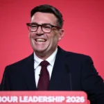 Andy Burnham recebeu as chaves, mas esqueceram de avisar sobre os cupins