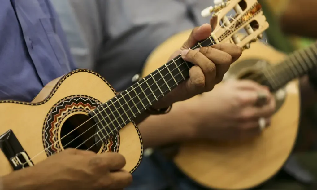 Praça Lyons recebe apresentação gratuita de chorinho em homenagem ao Dia dos Pais