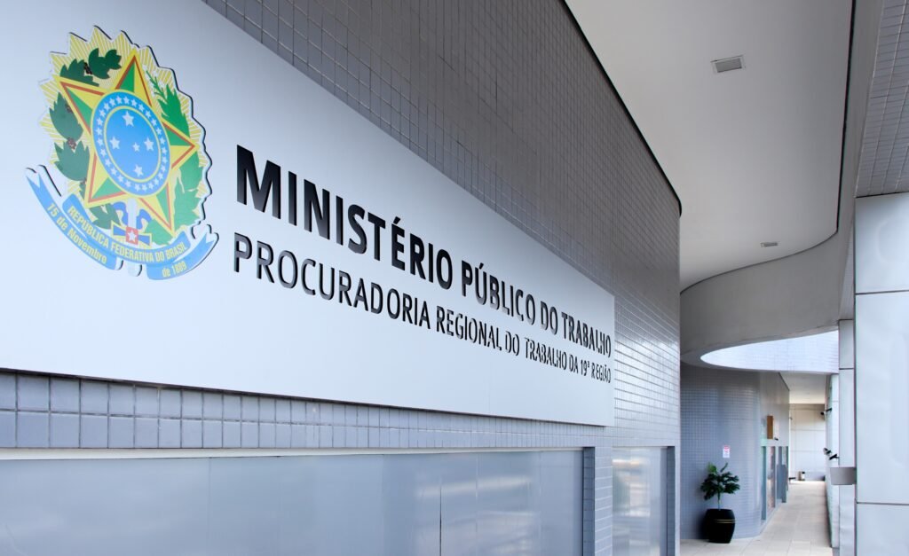 MPT e Prefeitura de Atalaia firmam acordo para reforçar combate ao trabalho infantil