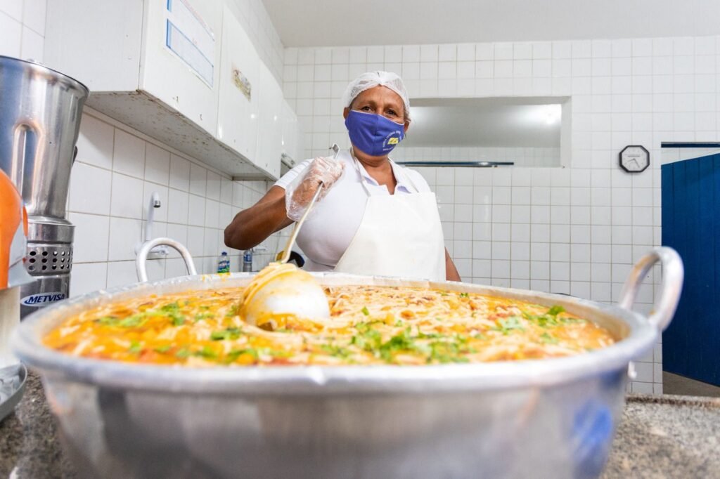 Deputado defende mais recursos para alimentação escolar