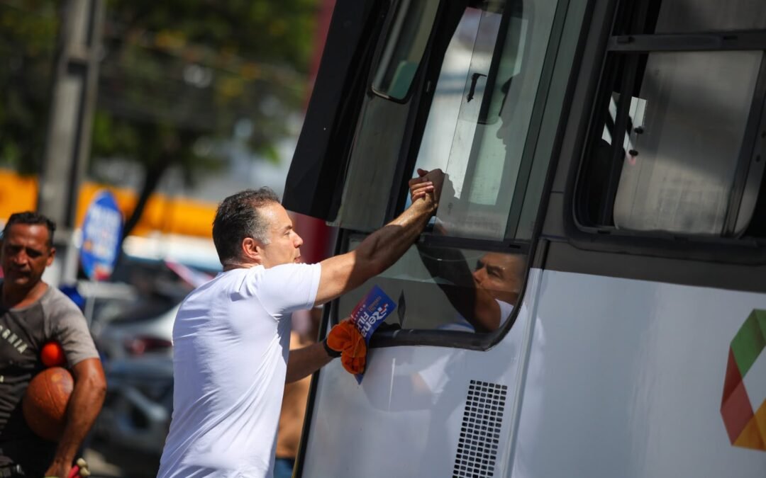 Renan Filho participa de adesivaço no Farol e promete novo salto de desenvolvimento em Alagoas