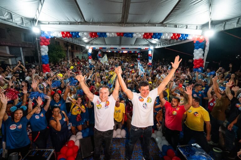 Rui Palmeira lança campanha no Benedito Bentes ao lado de Renan Filho e Renan Calheiros