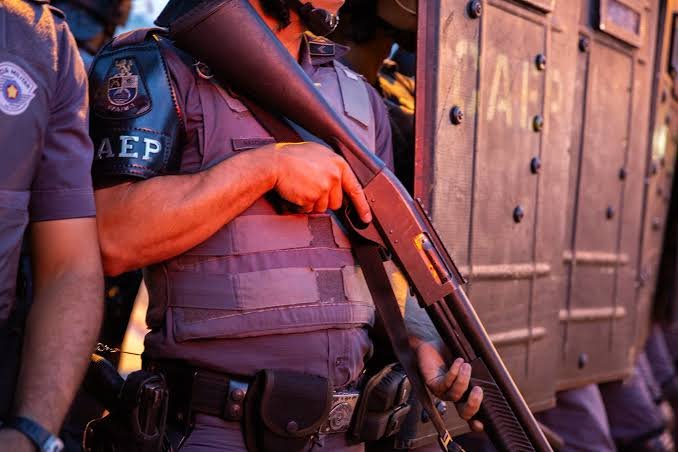 Mais de 1,2 mil policiais e militares disputam eleições em 2026