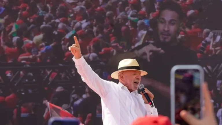Lula lidera, Flávio recua e Augusto Cury surpreende na pesquisa AtlasIntel