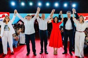 Lula oficializa candidatura à reeleição e promete "salto de qualidade" em eventual quarto mandato