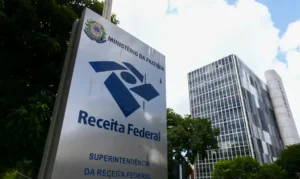 Receita Federal amplia fiscalização com inteligência artificial e cruza dados de contribuintes