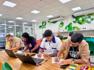 Professores do SESI participam de formação para fortalecer pesquisa científica nas escolas