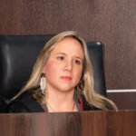 Ataques contra desembargadora Natália França expõem silêncio da OAB-AL
