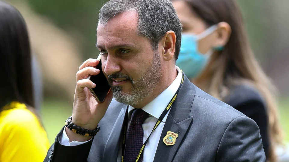 “Não nos deixaremos abalar”: número 2 da PF reage a Mendonça, e Dino reconduz Andrei