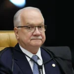 Ministros aposentados do STF cobram Fachin e pedem sessão pública para apurar crise na Corte