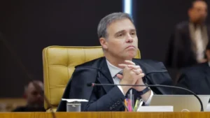 Teólogo diz que Mendonça ‘furou bolha’ bolsonarista e virou símbolo para evangélicos