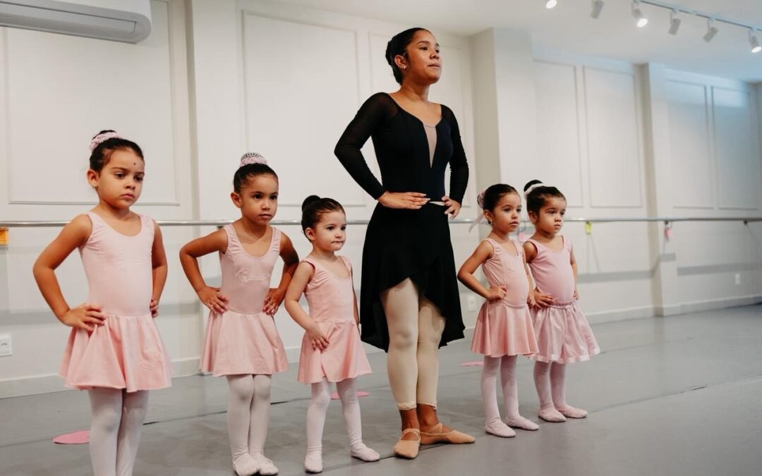 Academia de dança apresenta “Lumiére”: espetáculo que une dança, magia e uma reflexão sobre os vínculos familiares