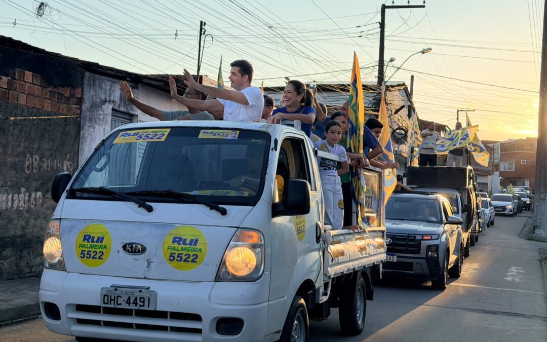 Caravana de Rui Palmeira reúne moradores e destaca obras realizadas na parte alta de Maceió