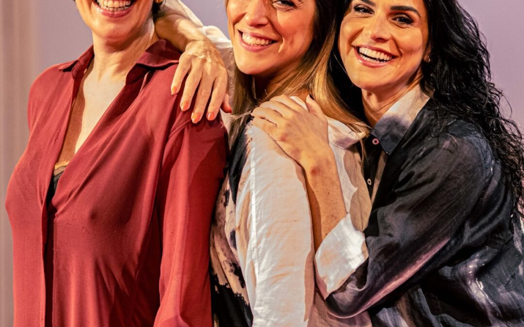 Júlia Rabello, Maria Clara Gueiros e Priscila Castello Branco chegam a Maceió com o espetáculo “Agora é que são elas”