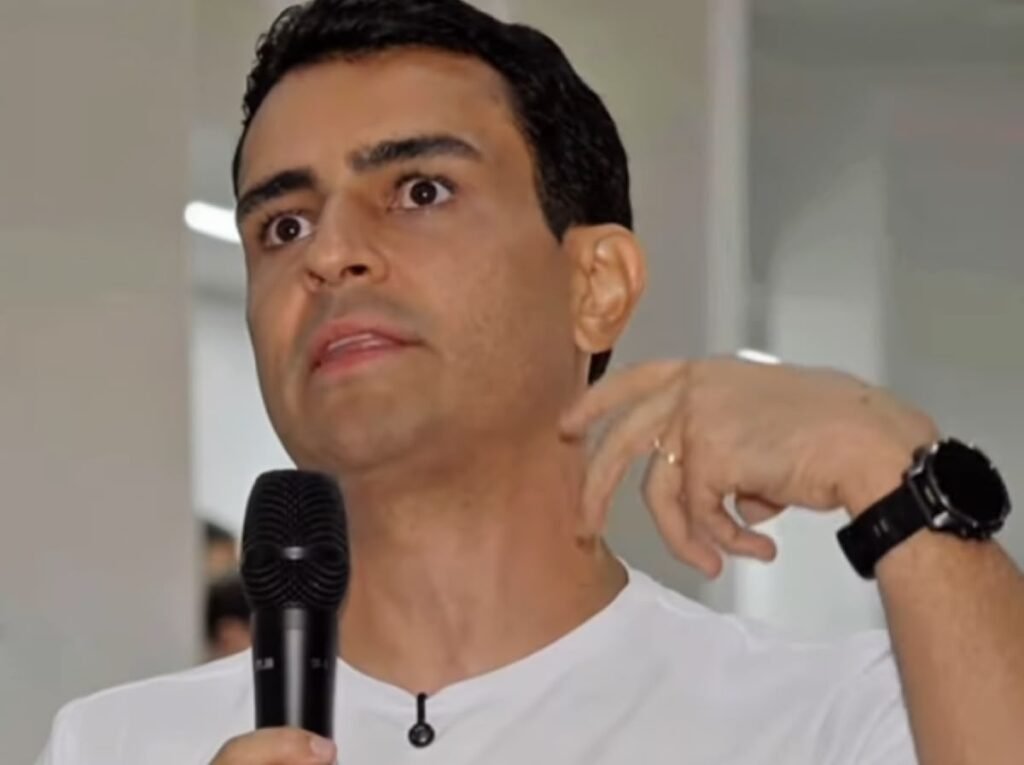 TRE-AL manda suspender panfleto que associa JHC a Lula e retira vídeo de Ronaldo Lessa
