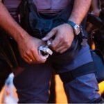 Violência vira promessa eleitoral e alimenta ciclo de medo, ódio e “justiçamento” no Brasil