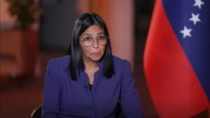 Ex-embaixador cubano critica aproximação de Delcy Rodríguez com os EUA