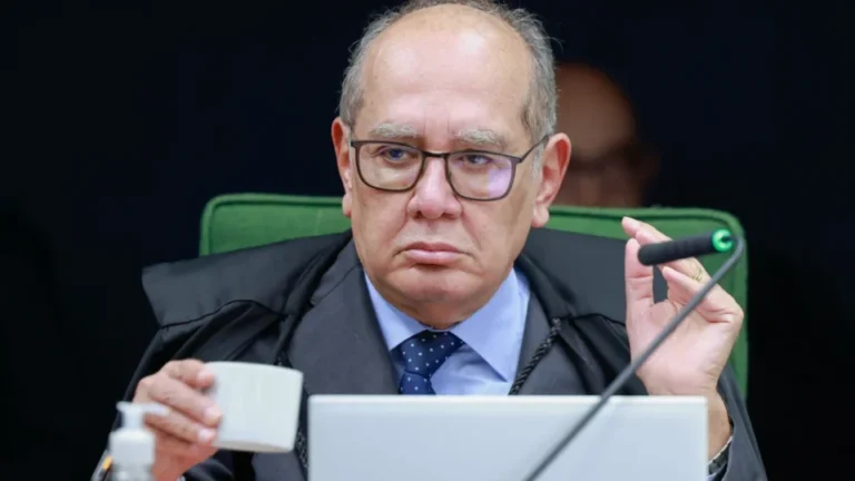 Gilmar pede que Fachin assuma caso de Mendonça e questiona julgamento no STF