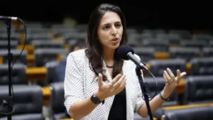 Deputada Natália Bonavides denuncia ameaça de estupro e esquartejamento durante período eleitoral