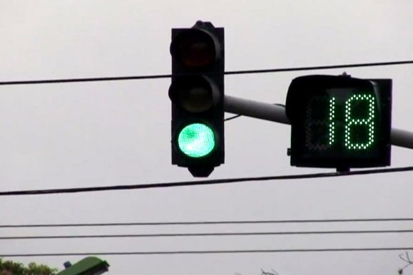 Projeto quer temporizador em semáforos com radar e proíbe multas se equipamento falhar