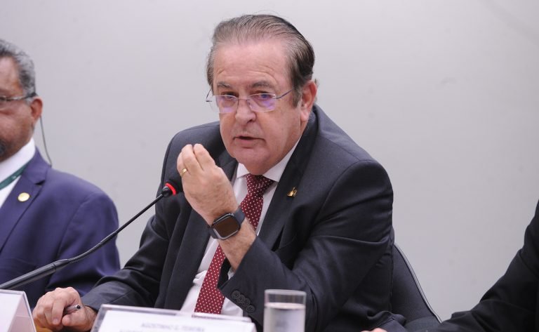 Câmara aprova continuidade de estágio por até um ano após conclusão da faculdade