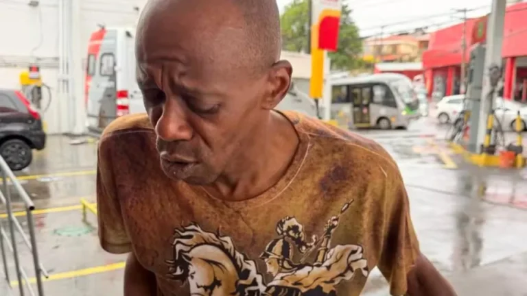 Ex-Corinthians, Régis Pitbull vive nas ruas aos 49 anos em meio à dependência química