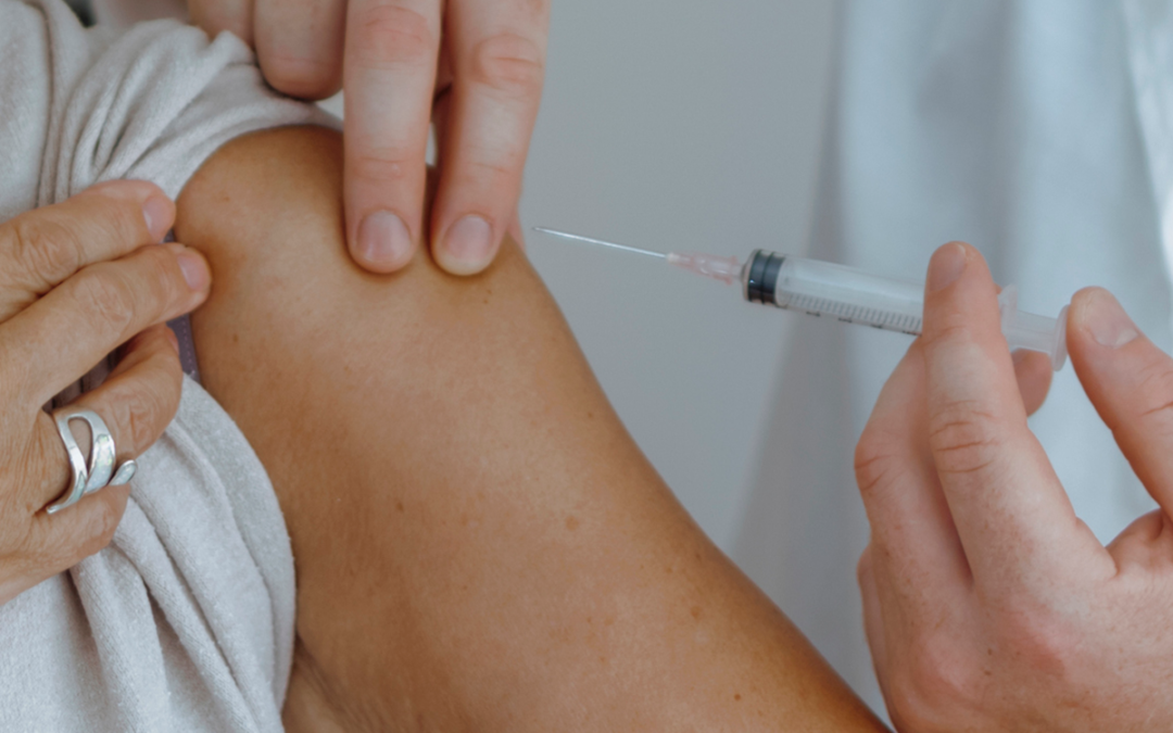 Vacina meningocócica ACWY protege contra quatro sorogrupos e está disponível em clínicas do SESI