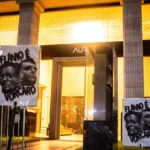 ‘Flávio é Vorcaro’: movimento faz protesto na Faria Lima contra relação entre senador e ex-banqueiro