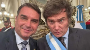 Argentina perdeu 32 mil empresas sob Milei; modelo inspira proposta de cortes de Flávio Bolsonaro