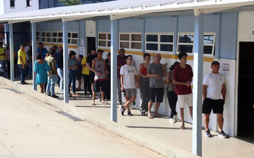 TRE-AL informa que votação ocorreu sem intercorrências até as 17h e orienta funcionamento até as 19h