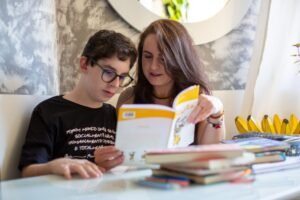 Projeto prevê dedução integral no IR de gastos com educação de dependentes autistas