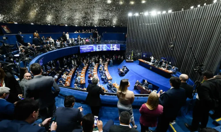 Senado aprova fim da escala 6×1 por 75 votos a 1; jornada de trabalho cairá para 40 horas semanais