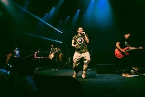 Chico Chico faz show neste sábado em Maceió, com abertura de Ítallo França, no Space Shopping