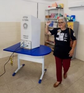 Em votação no Antares, Lenilda Luna (UP) denuncia desigualdade econômica no pleito e aposta na força das organizações sociais