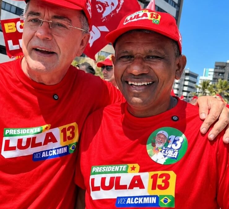 Após ser preso durante panelaço, porteiro Edmilson participa de caminhada por Lula em Maceió