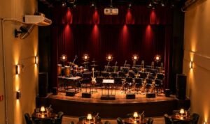 Obra de Djavan ganha concerto com orquestra, voz e vinho no Theatro Homerinho